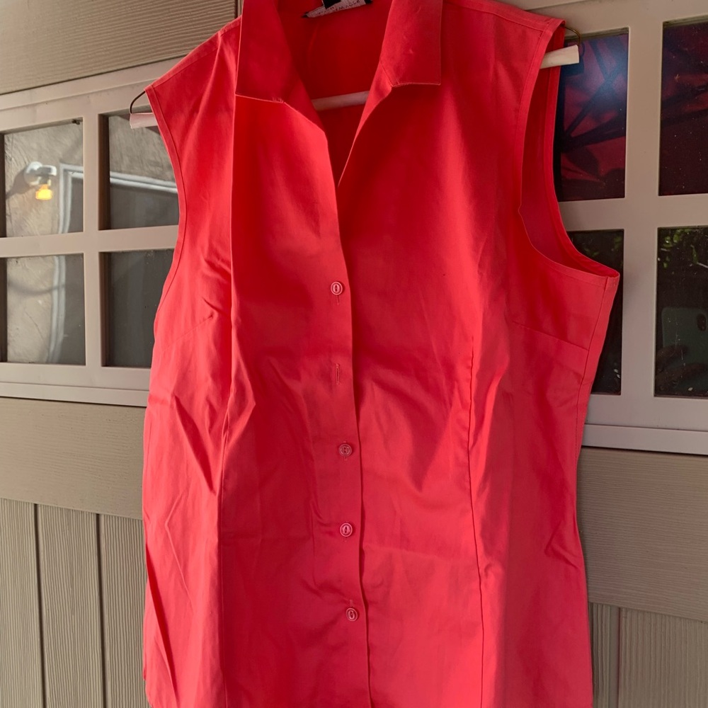 Jones New York Peach Sleeveless Buttoned Blouse